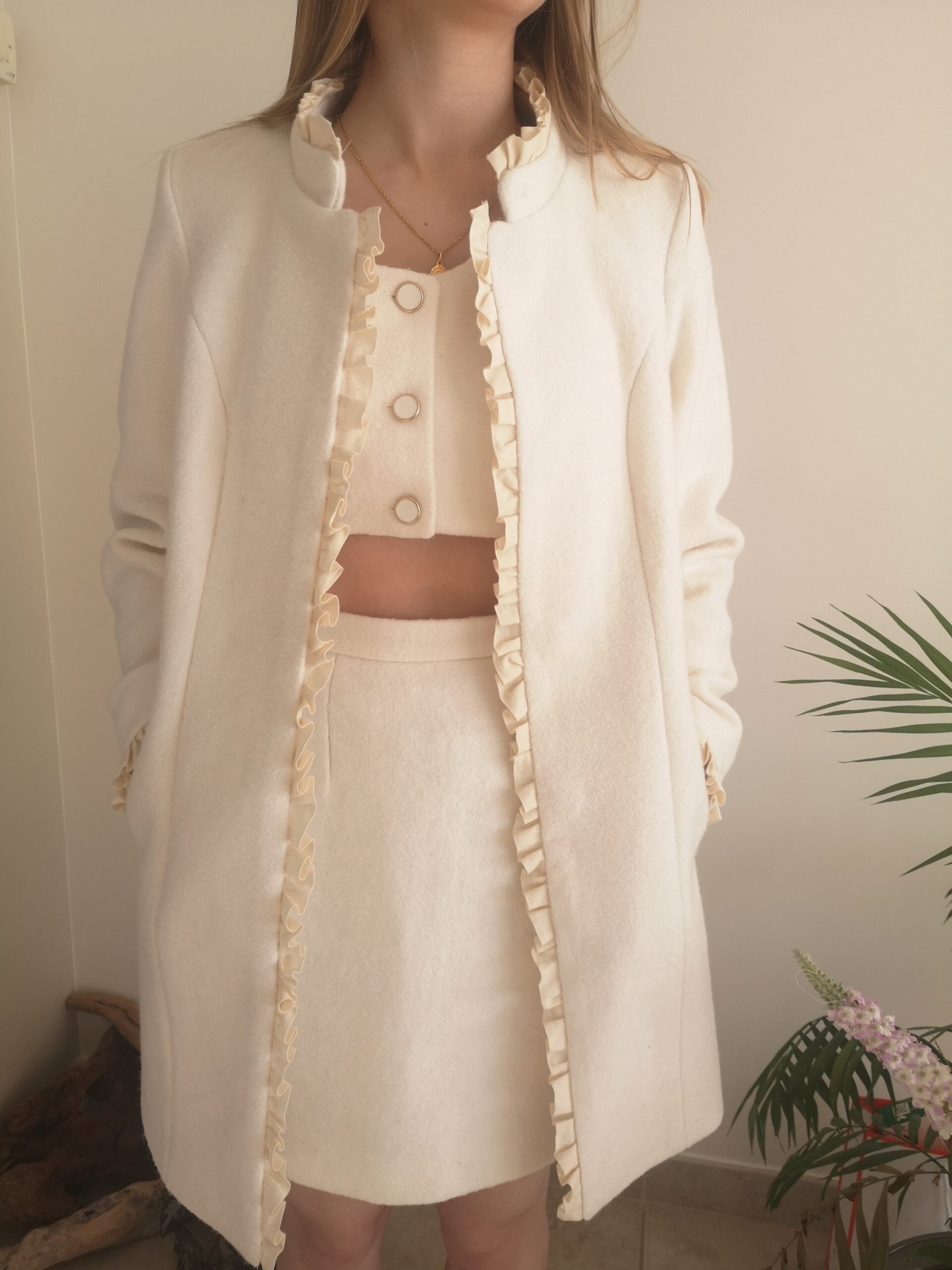 idée couture originale facile : manteau femme blanc